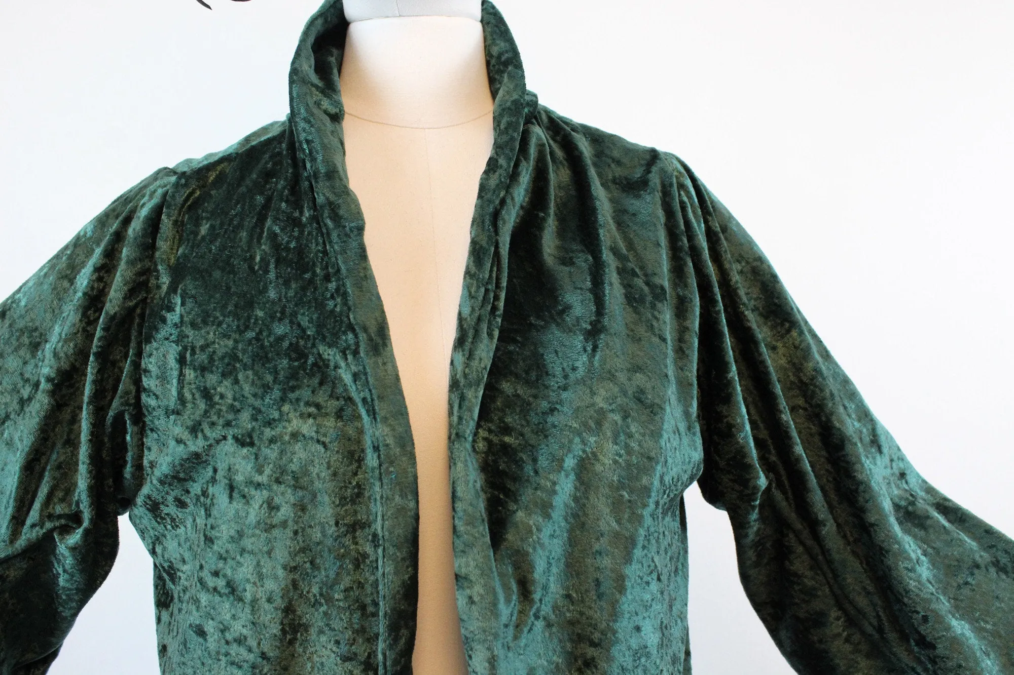 1970s does 1930s velvet HUGE SLEEVES coat small medium | new fall