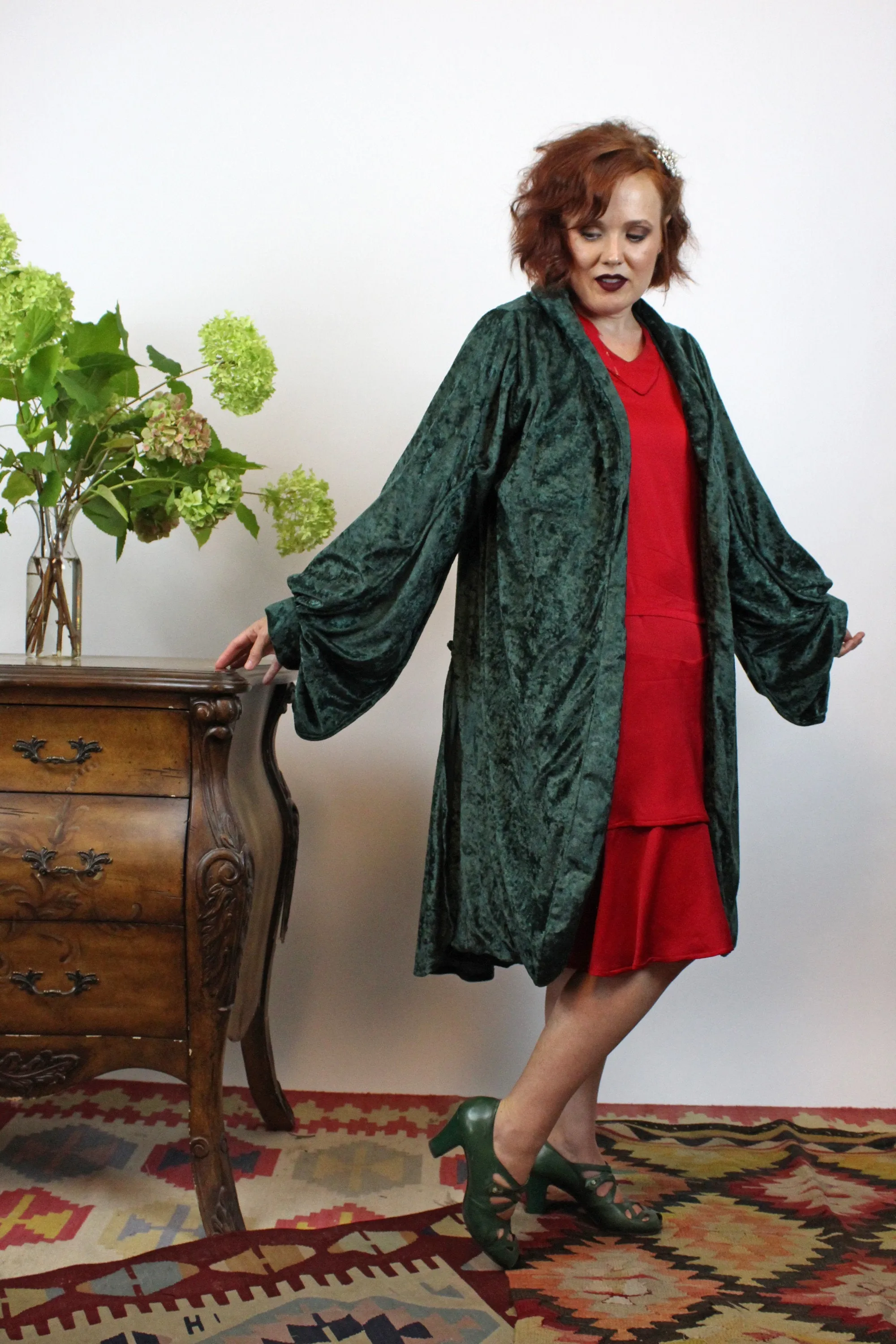 1970s does 1930s velvet HUGE SLEEVES coat small medium | new fall