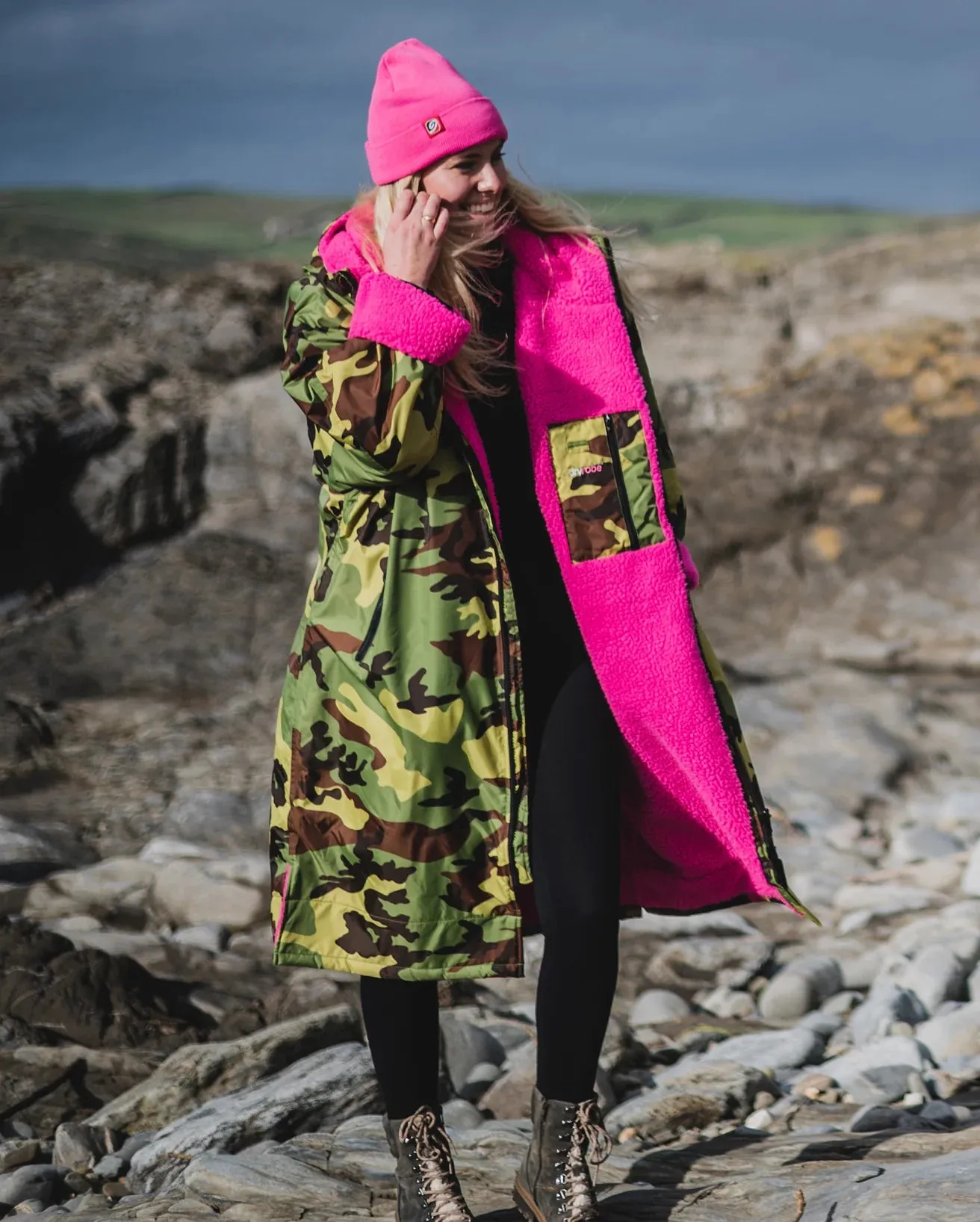 Dryrobe Advance LONG Sleeve Changing Robe V3 - Camo / Pink