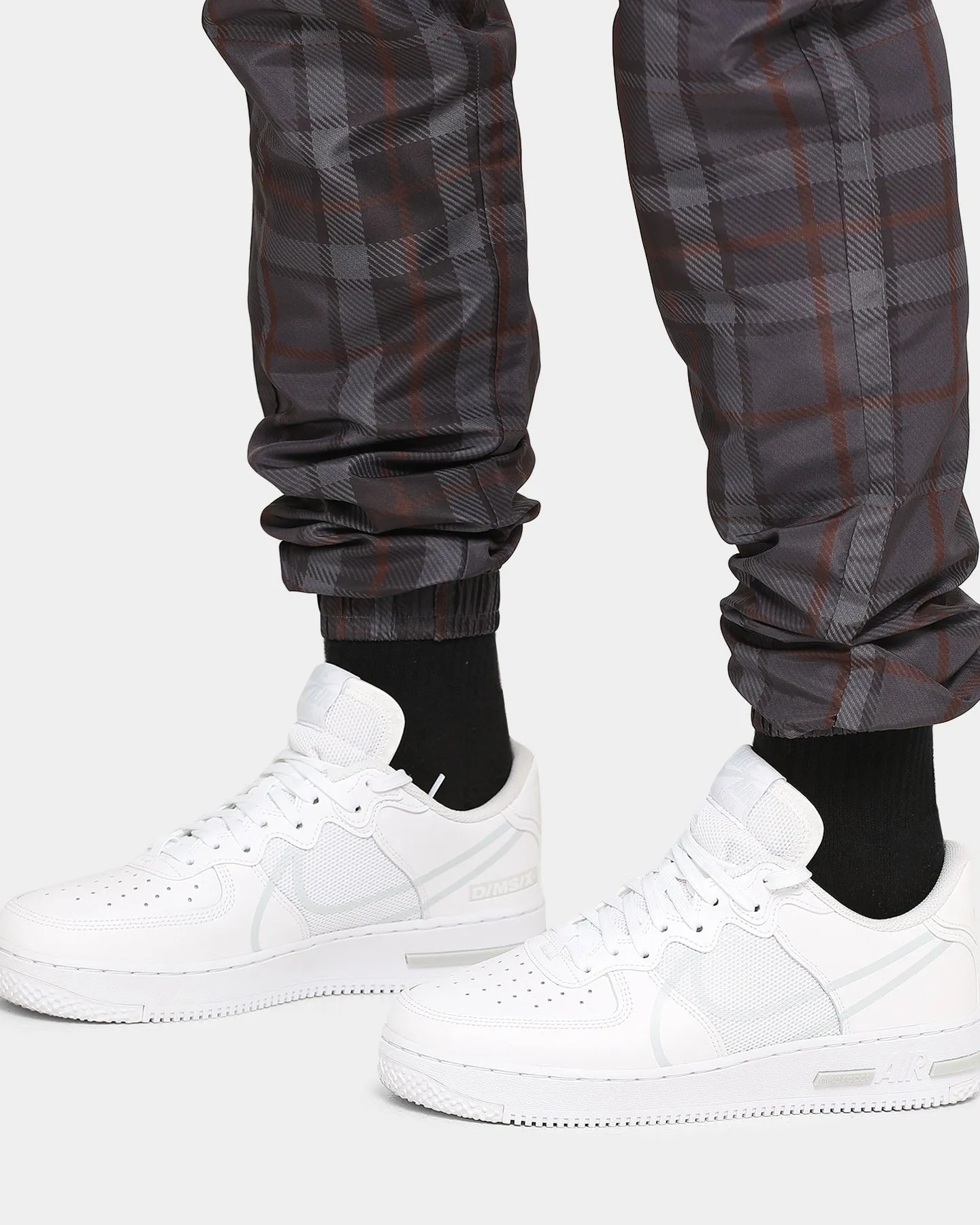 EN ES Plaid Jogger Grey