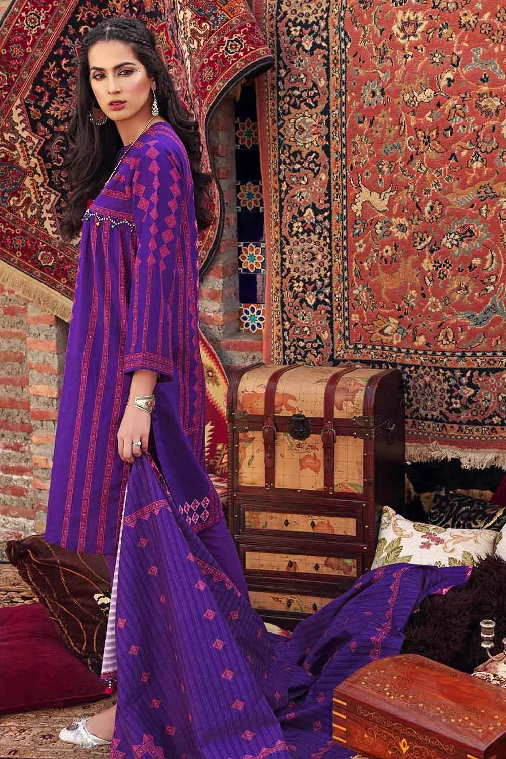 Gul Ahmed Summer · Essential 3PC Collection – 3PC Digital Printed Lawn Suit CL-1302