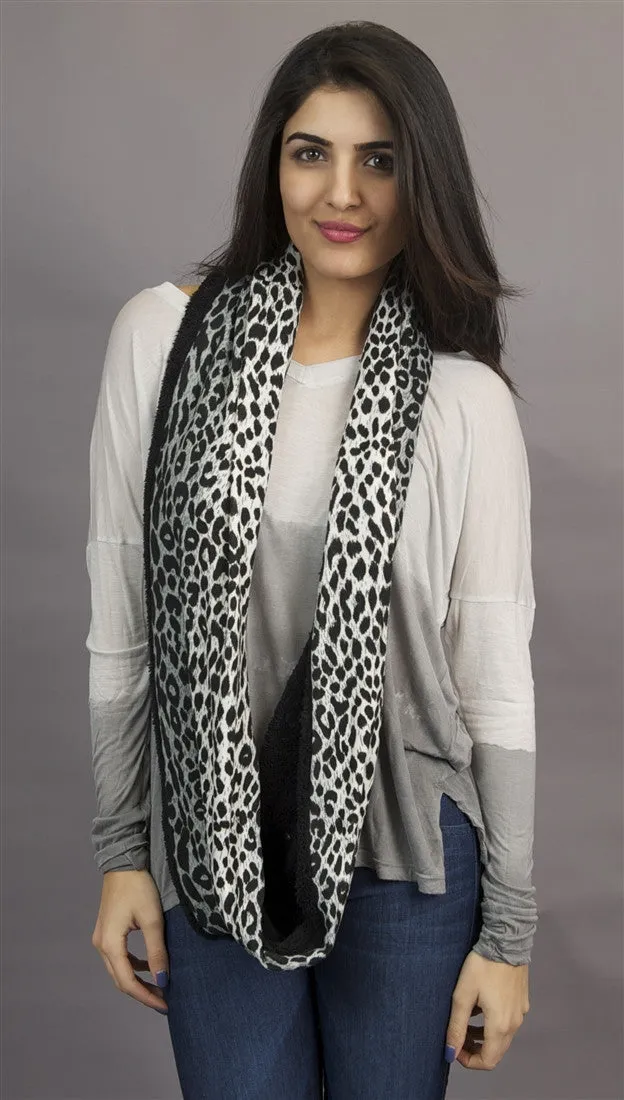 Kinkate Infinity Leopard Scarf in Black