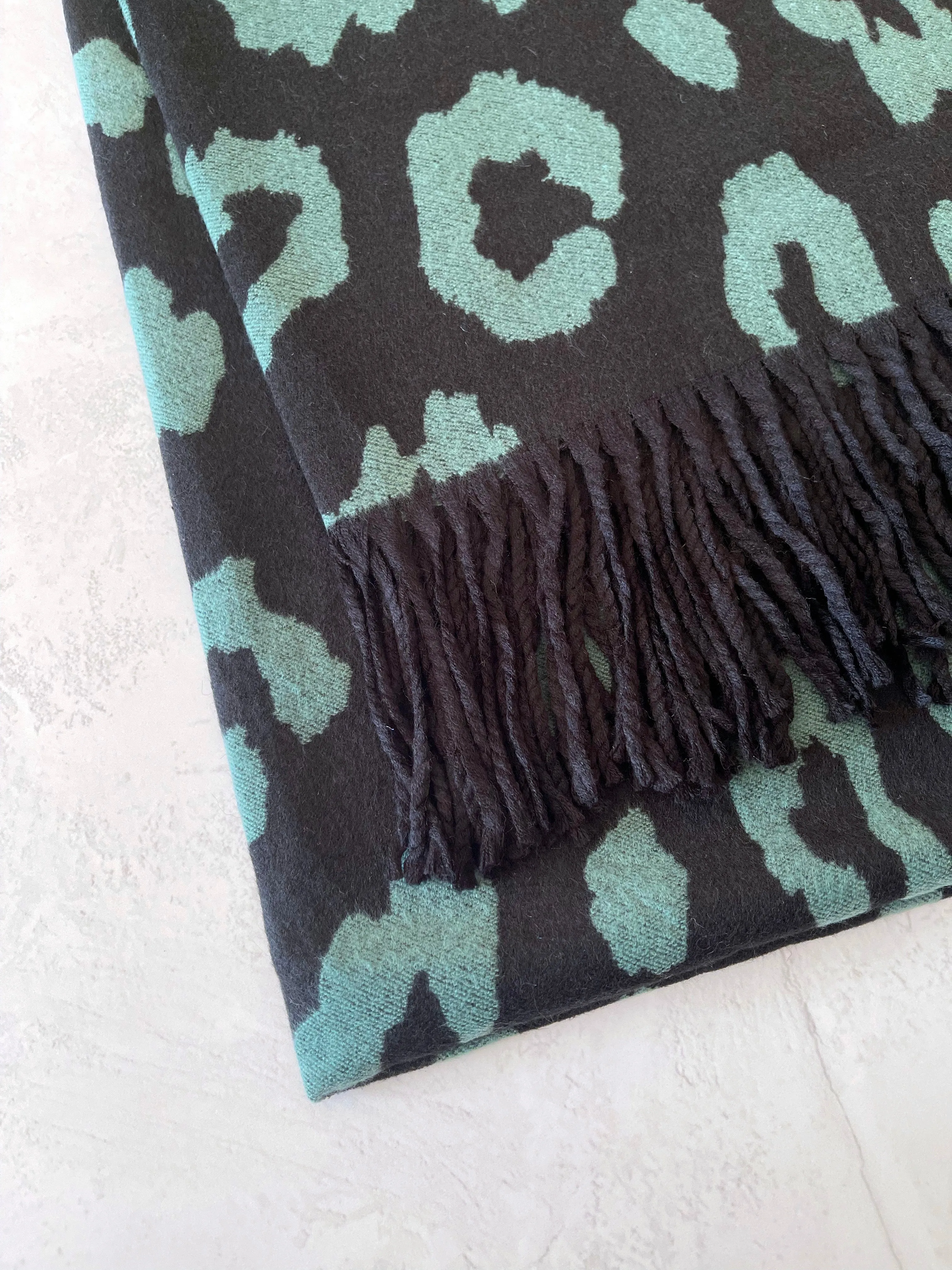 LARGE GREEN CASHMERE LEOPARD PRINT REVERSIBLE WINTER SHAWL BLANKET SCARF